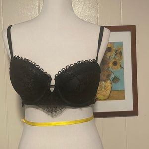 Victoria’s Secret very sexy bra 34D